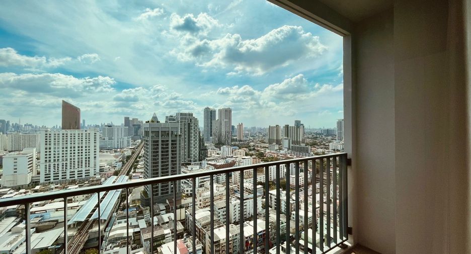 For sale 2 bedrooms condo in Phaya Thai, Bangkok