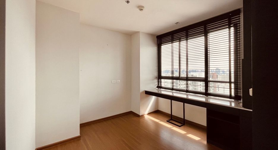 For sale 2 bedrooms condo in Phaya Thai, Bangkok