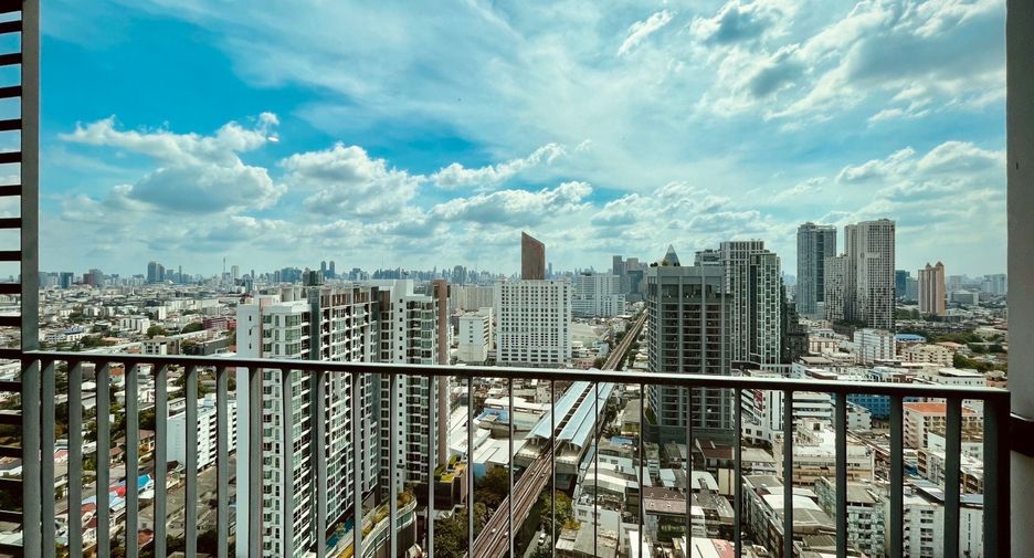 For sale 2 bedrooms condo in Phaya Thai, Bangkok