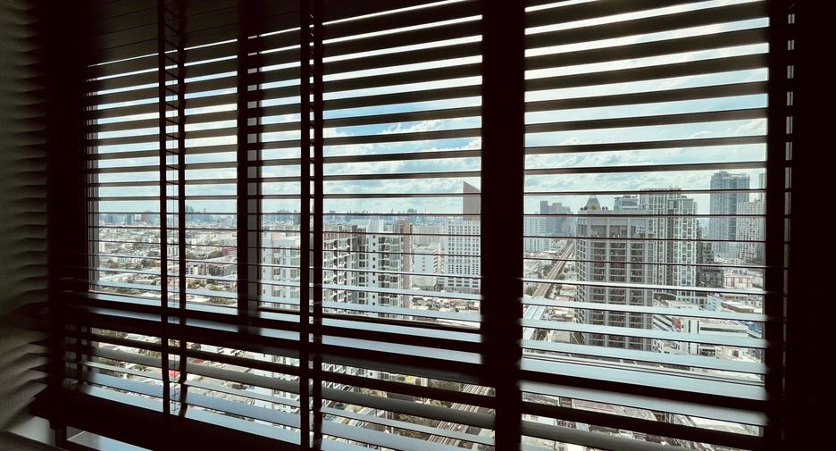 For sale 2 bedrooms condo in Phaya Thai, Bangkok