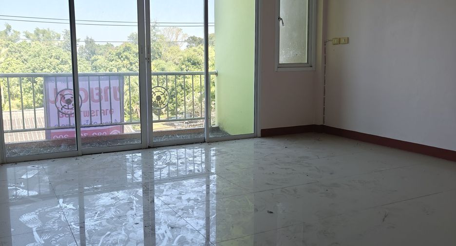 For sale 4 bedrooms townhouse in Plaeng Yao, Chachoengsao
