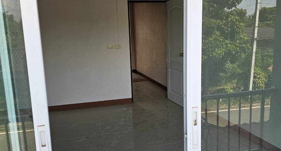 For sale 4 bedrooms townhouse in Plaeng Yao, Chachoengsao