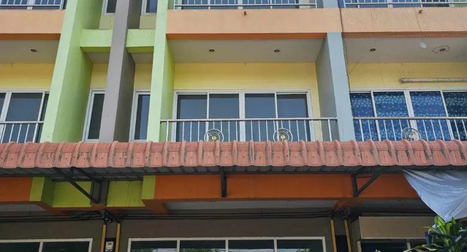 Reihenhaus zum Kauf mit 4 Zimmer in Plaeng Yao, Chachoengsao
