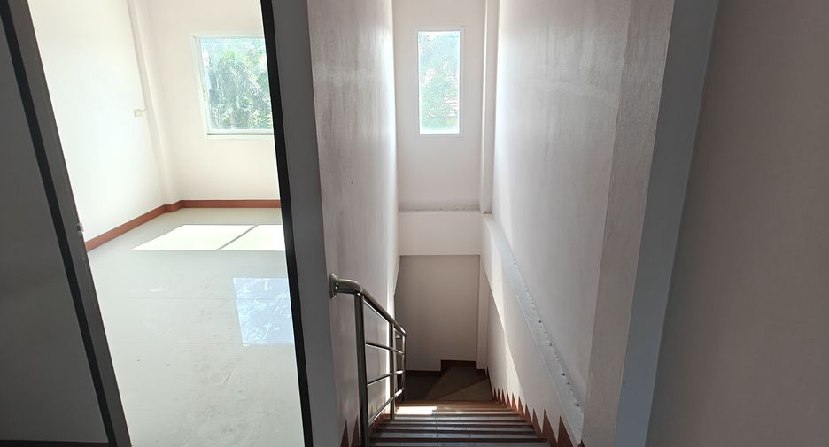 For sale 4 bedrooms townhouse in Plaeng Yao, Chachoengsao