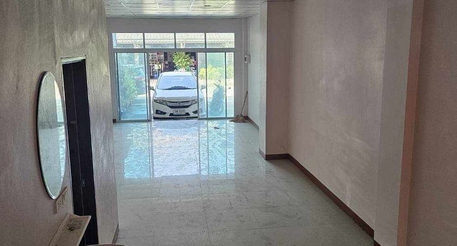 For sale 4 bedrooms townhouse in Plaeng Yao, Chachoengsao