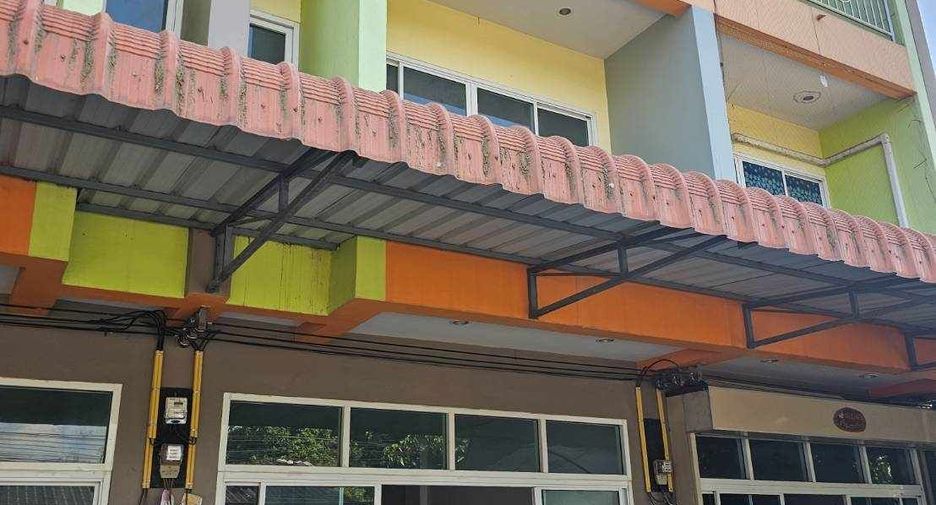 For sale 4 bedrooms townhouse in Plaeng Yao, Chachoengsao