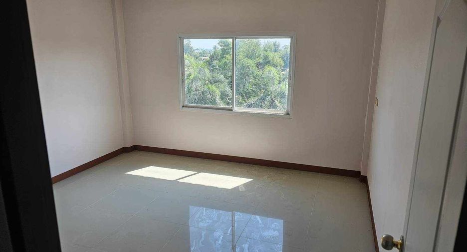 For sale 4 bedrooms townhouse in Plaeng Yao, Chachoengsao