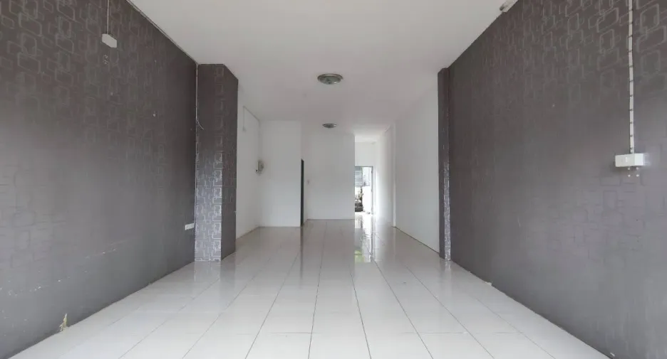 For sale 2 bedrooms townhouse in Mueang Buriram, Buriram