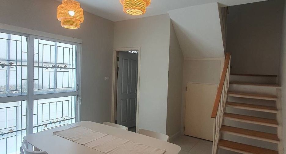 À vendre 3 chambres maison de ville à Bang Phli, Samut Prakan