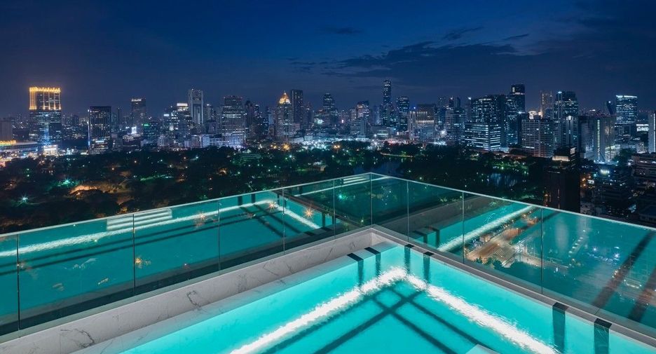 For sale 2 bedrooms condo in Pathum Wan, Bangkok