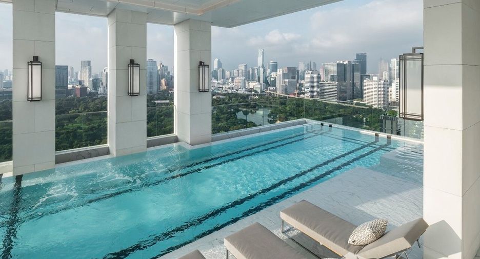 For sale 2 bedrooms condo in Pathum Wan, Bangkok