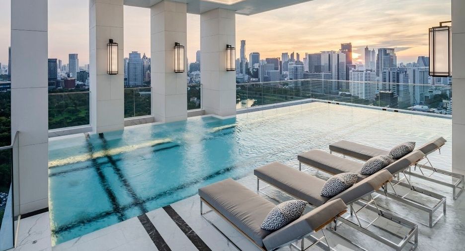 For sale 2 bedrooms condo in Pathum Wan, Bangkok