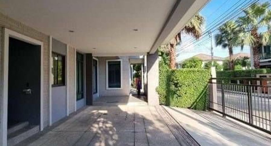 For sale 3 bedrooms house in Suan Luang, Bangkok