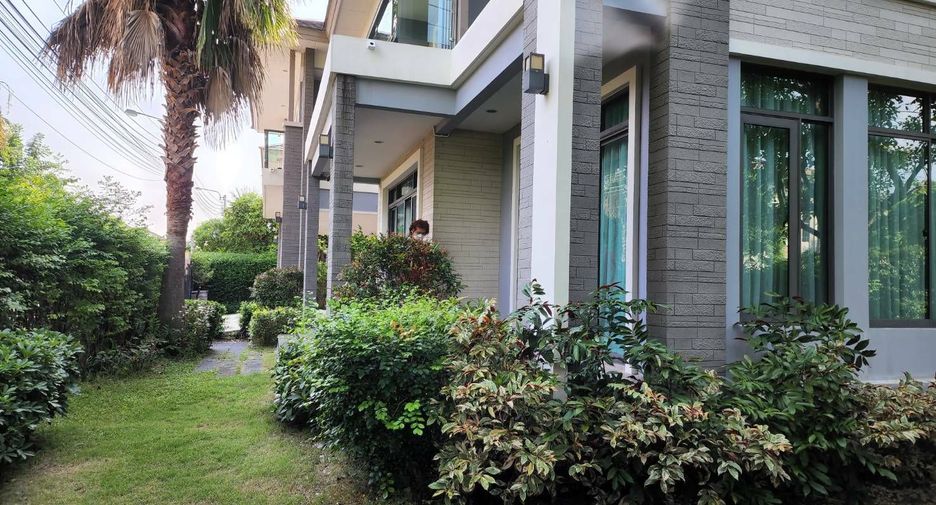 For sale 3 bedrooms house in Suan Luang, Bangkok