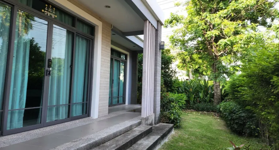 For sale 3 bedrooms house in Suan Luang, Bangkok