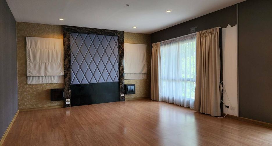 For sale 3 bedrooms house in Suan Luang, Bangkok