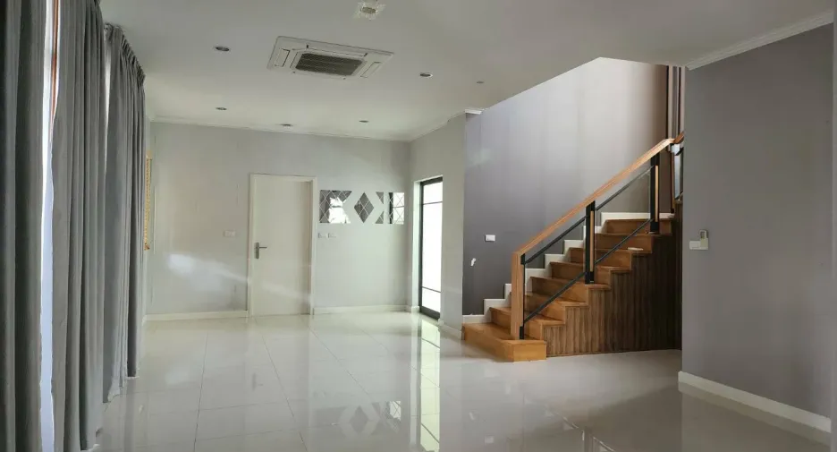 For sale 3 bedrooms house in Suan Luang, Bangkok