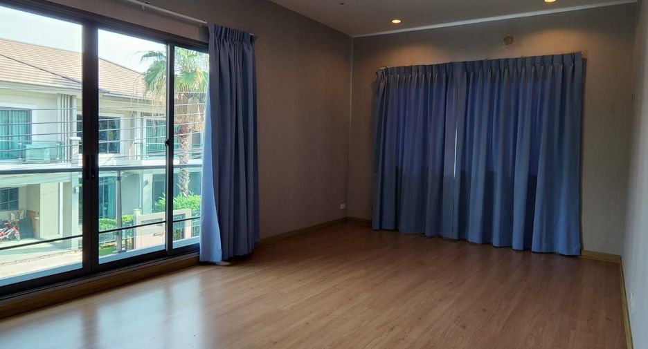 For sale 3 bedrooms house in Suan Luang, Bangkok