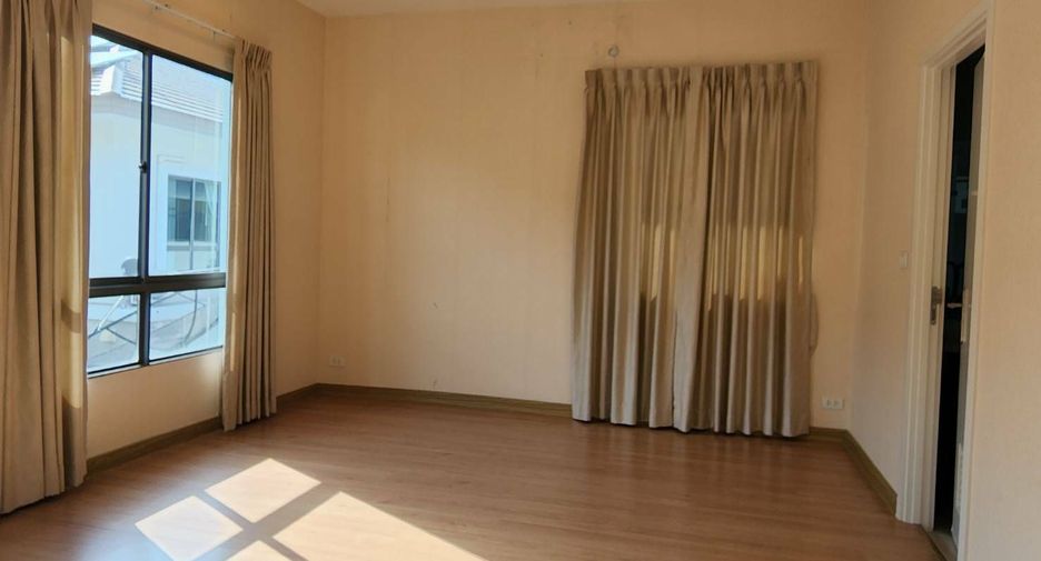 For sale 3 bedrooms house in Suan Luang, Bangkok