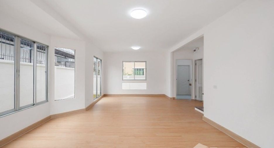 For sale 3 bedrooms house in Mueang Samut Sakhon, Samut Sakhon