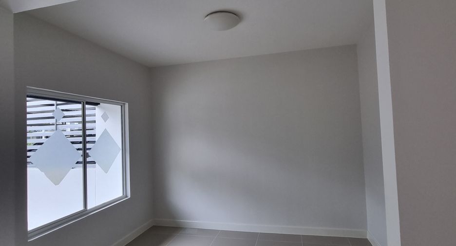 Reihenhaus zum Kauf mit 4 Zimmer in Sai Noi, Nonthaburi