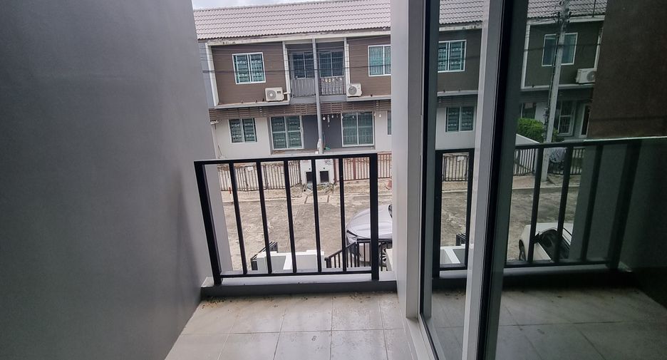 Reihenhaus zum Kauf mit 4 Zimmer in Sai Noi, Nonthaburi