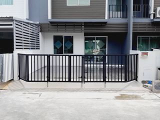 For sale 4 bedrooms townhouse in Sai Noi, Nonthaburi