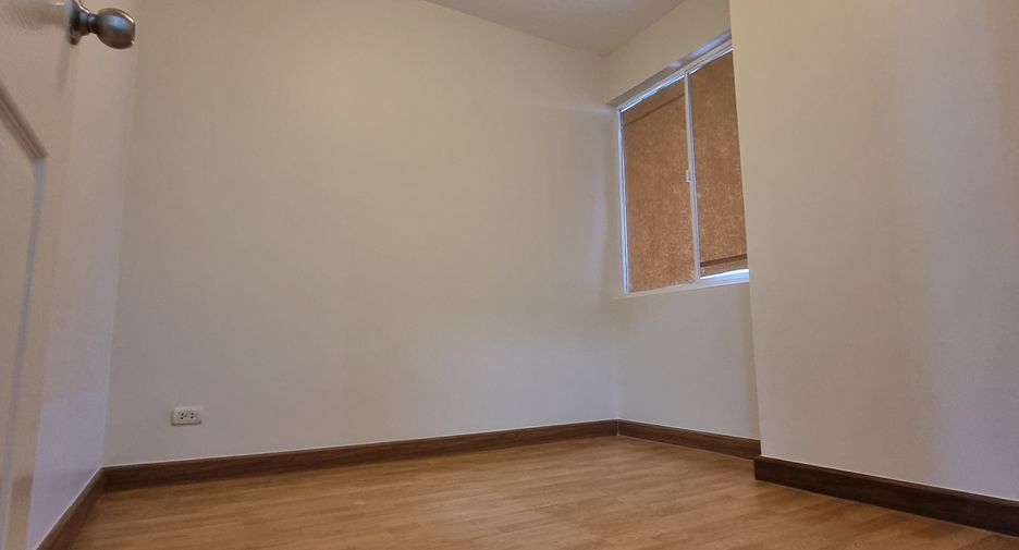 Reihenhaus zum Kauf mit 4 Zimmer in Sai Noi, Nonthaburi