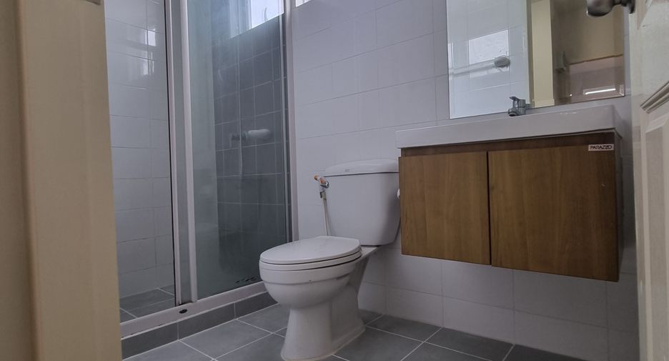 Reihenhaus zum Kauf mit 4 Zimmer in Sai Noi, Nonthaburi
