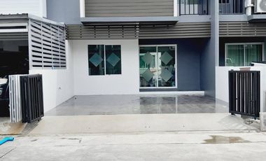 For sale 4 bedrooms townhouse in Sai Noi, Nonthaburi