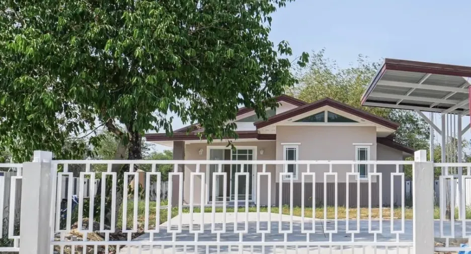 For sale 3 bedrooms house in Phanat Nikhom, Chonburi