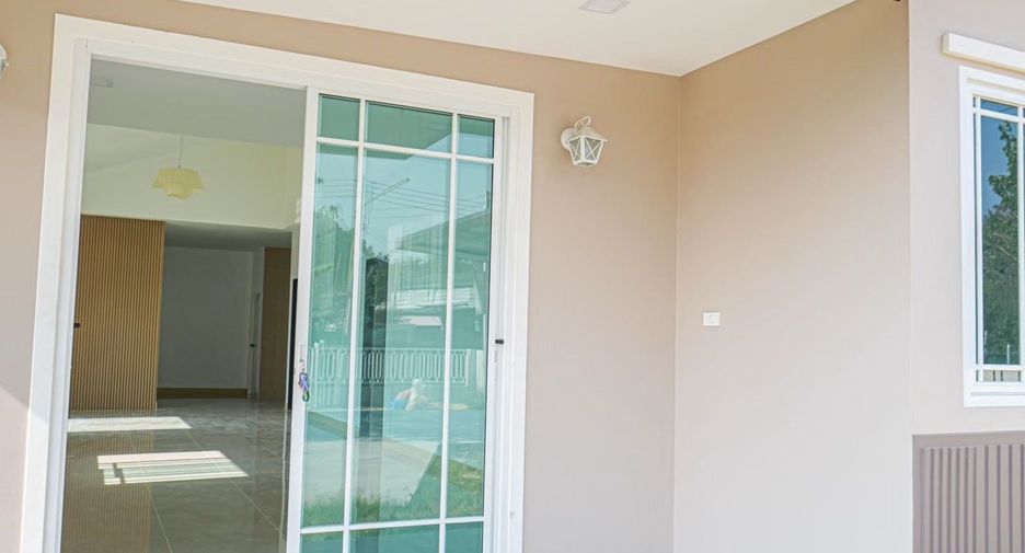 For sale 3 bedrooms house in Phanat Nikhom, Chonburi