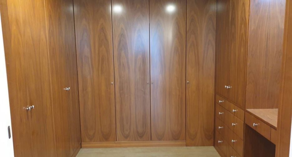 For sale 2 bedrooms condo in Pathum Wan, Bangkok