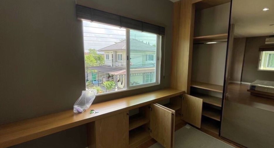 For rent 3 bedrooms house in Lam Luk Ka, Pathum Thani