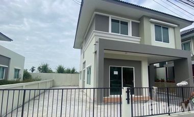 For rent 3 bedrooms house in Lam Luk Ka, Pathum Thani