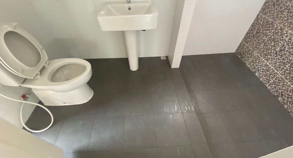For rent 3 bedrooms house in Lam Luk Ka, Pathum Thani