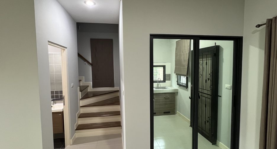 For sale 3 bedrooms house in Khlong Sam Wa, Bangkok