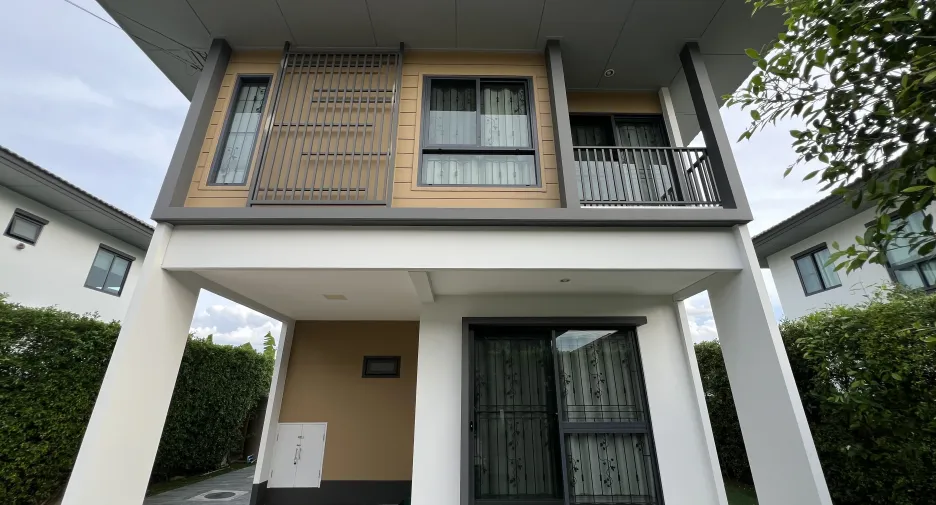 For sale 3 bedrooms house in Khlong Sam Wa, Bangkok
