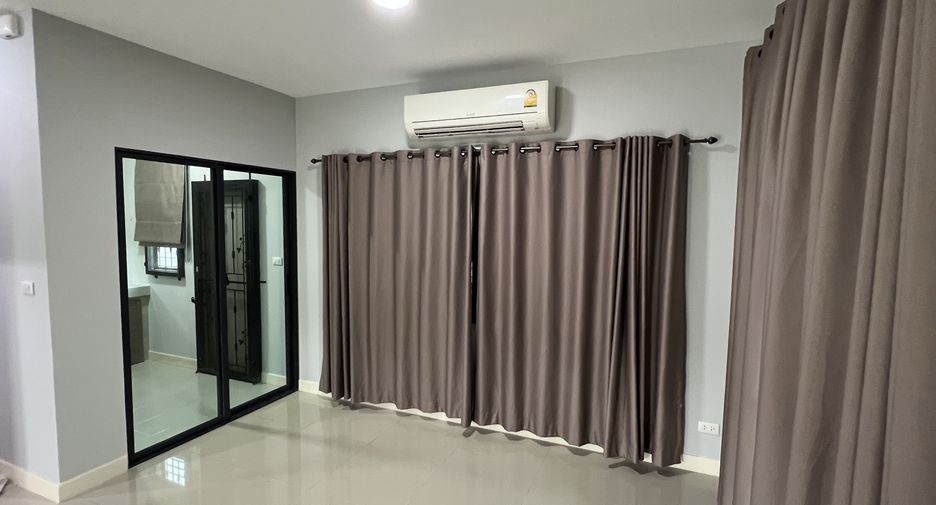For sale 3 bedrooms house in Khlong Sam Wa, Bangkok
