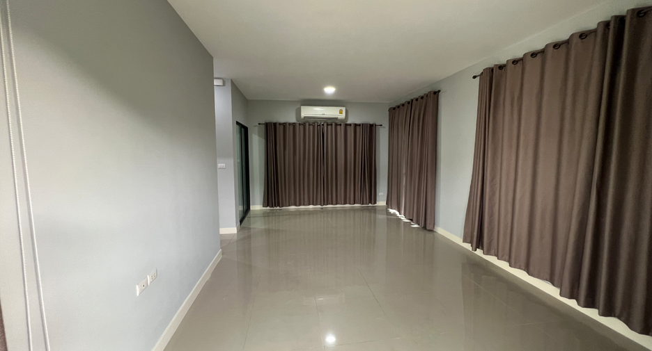 For sale 3 bedrooms house in Khlong Sam Wa, Bangkok