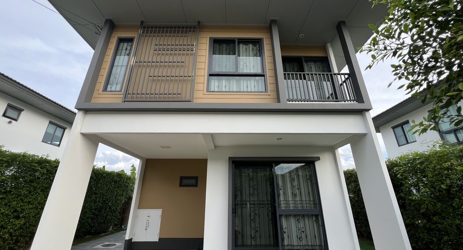 For sale 3 bedrooms house in Khlong Sam Wa, Bangkok