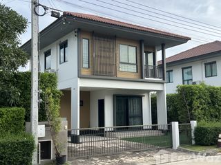 For sale 3 bedrooms house in Khlong Sam Wa, Bangkok