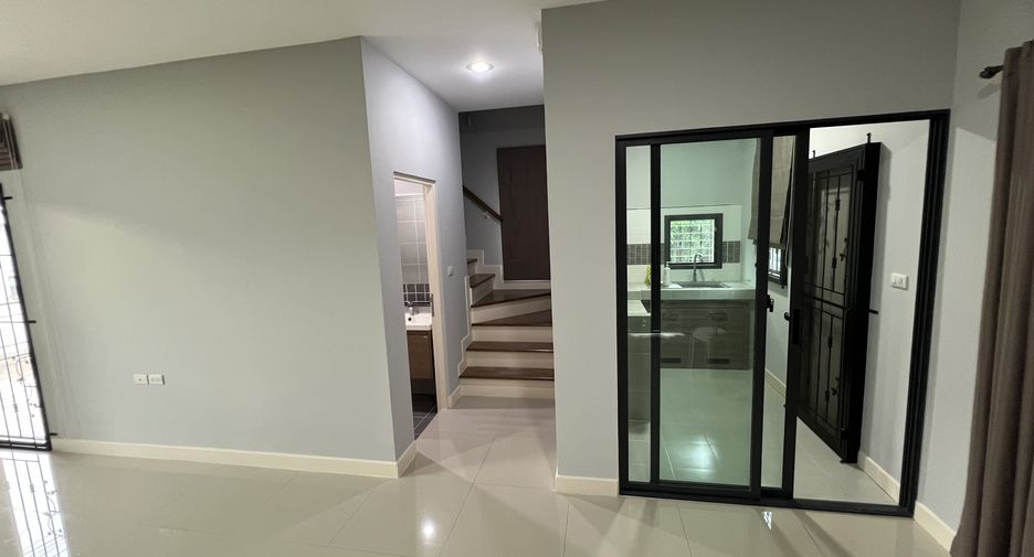 For sale 3 bedrooms house in Khlong Sam Wa, Bangkok