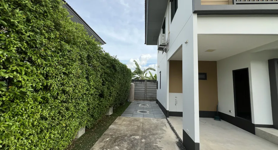 For sale 3 bedrooms house in Khlong Sam Wa, Bangkok