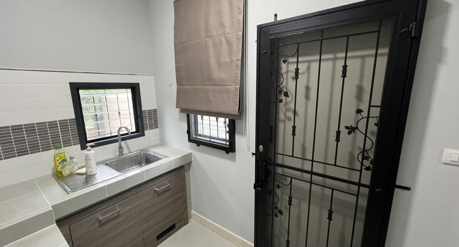 For sale 3 bedrooms house in Khlong Sam Wa, Bangkok