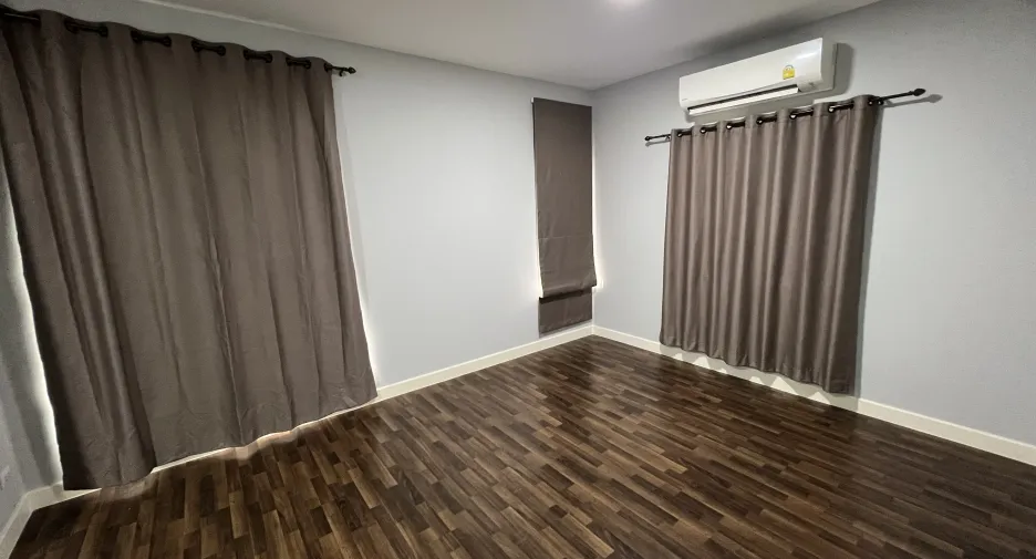 For sale 3 bedrooms house in Khlong Sam Wa, Bangkok