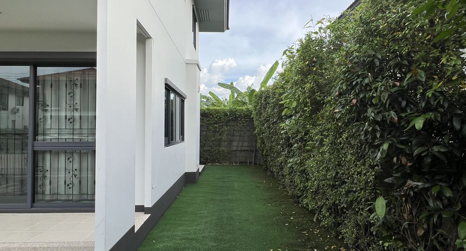 For sale 3 ベッドルーム house in Khlong Sam Wa, Bangkok