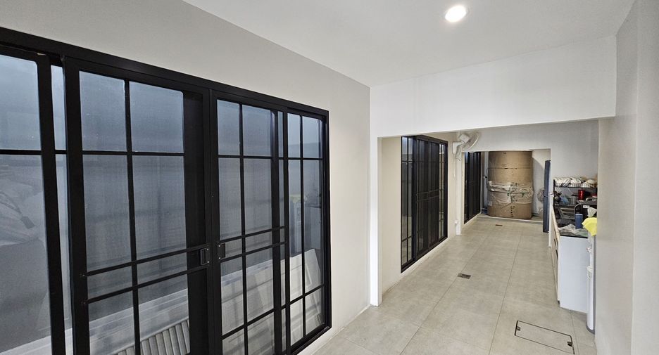 For sale 8 bedrooms townhouse in Pak Kret, Nonthaburi