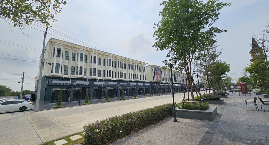 出售 8 卧室 联排别墅 在 Pak Kret, Nonthaburi