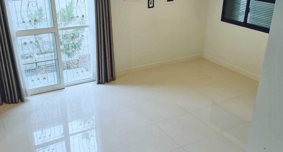 For sale 3 bedrooms townhouse in Bang Phli, Samut Prakan